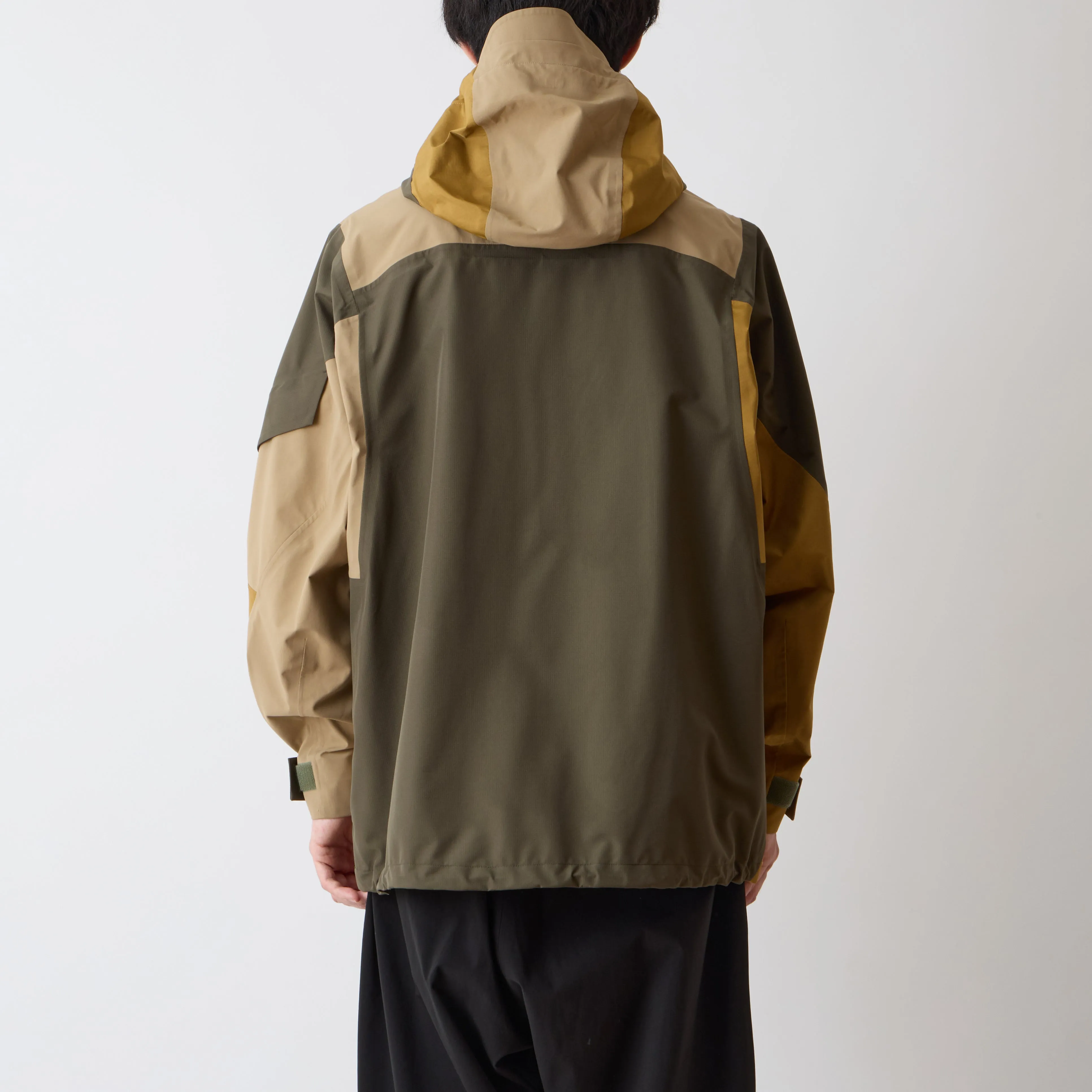 GORE-TEX LUGGAGE JACKET sold by White Mountaineering product image thumbnail 3