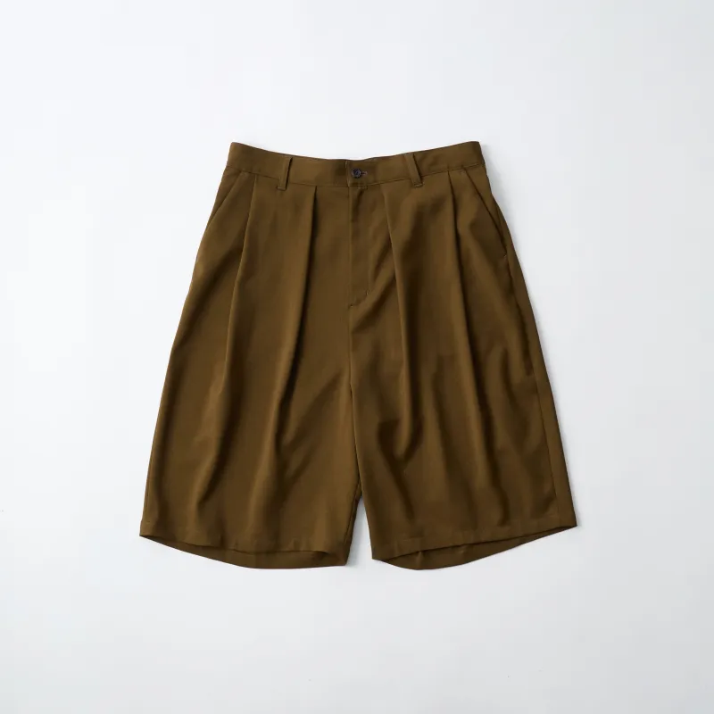 8 TUCK WIDE SHORT PANTS made by White Mountaineering