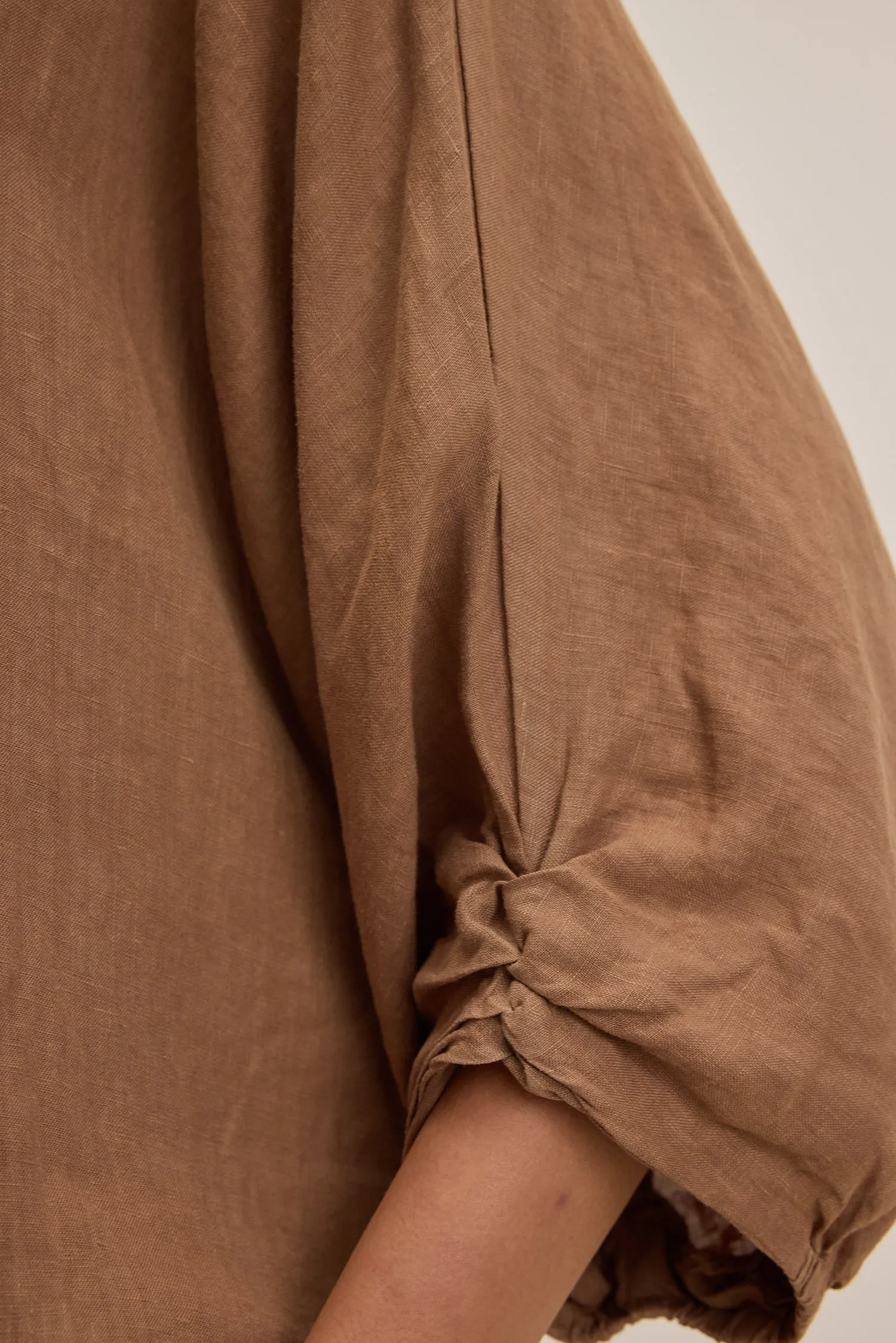 CASS WOVEN LINEN TOP sold by Wildflower product image thumbnail 5