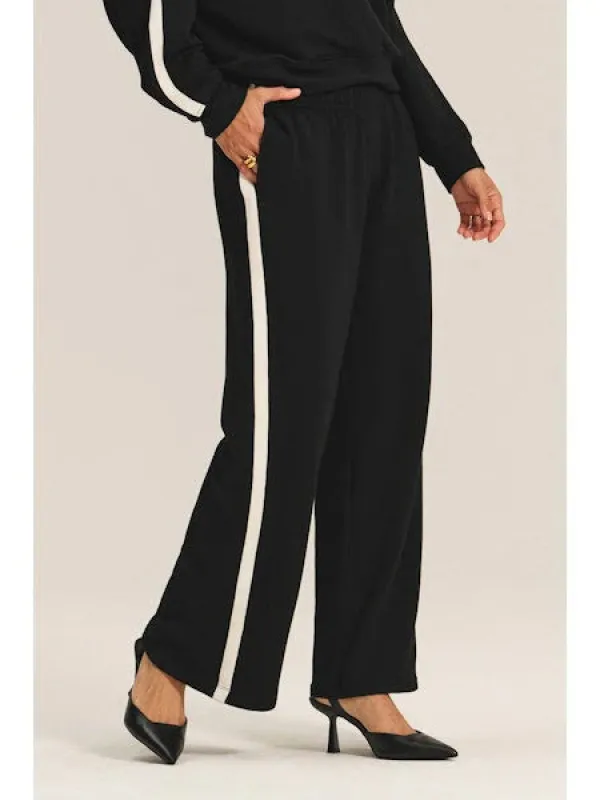 GIGI LUSH FLEECE PANT - BLACK sold by Wildflower