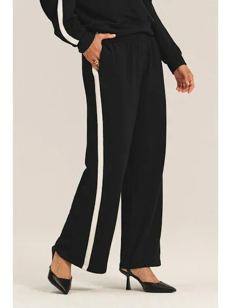 GIGI LUSH FLEECE PANT - BLACK sold by Wildflower