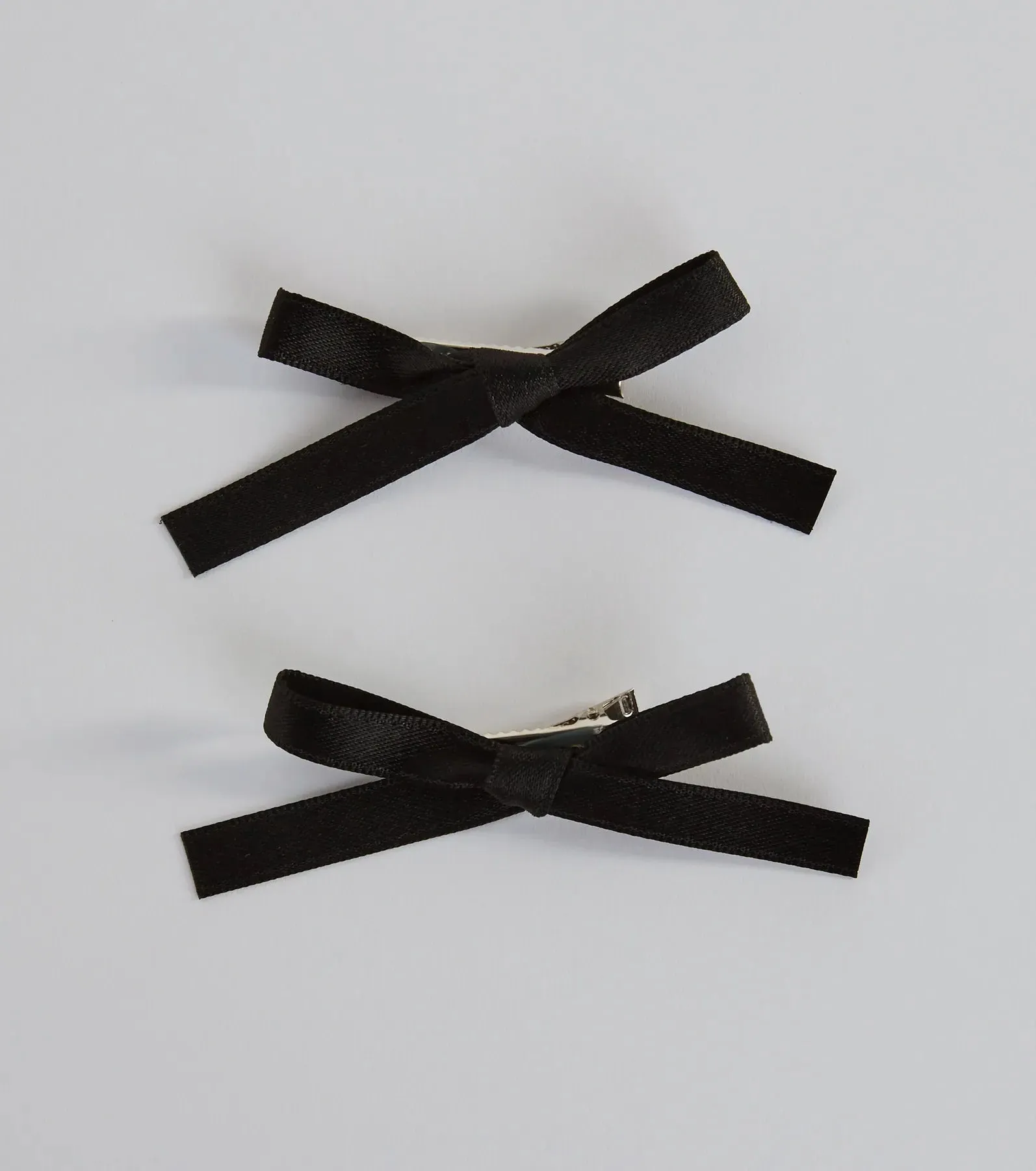 Dainty And Chic Short Hair Bow Clip Set sold by Windsor product image thumbnail 2