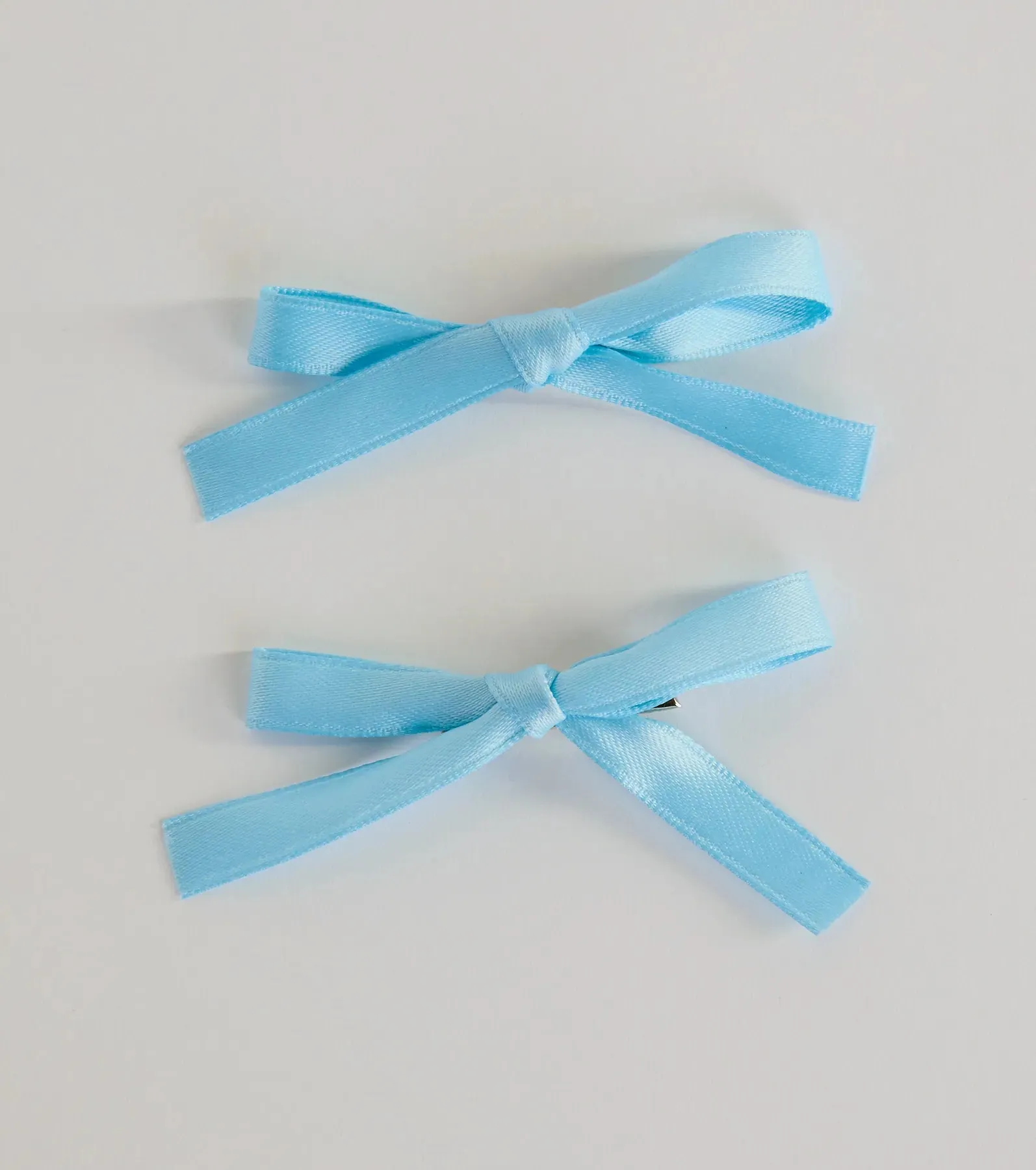 Dainty And Chic Short Hair Bow Clip Set sold by Windsor product image thumbnail 4