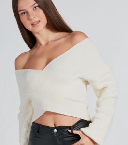 Warm Up Turtleneck Oversized Sweater sold by Windsor
