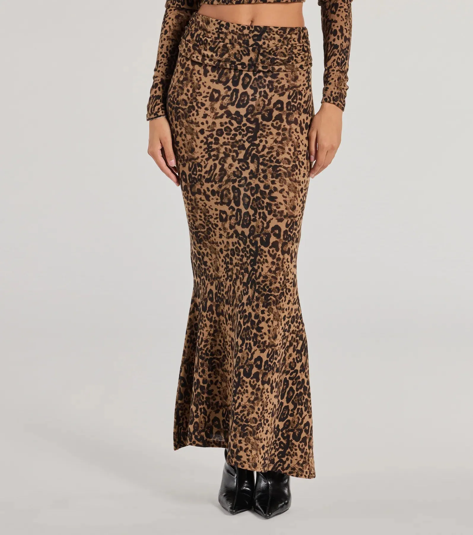 Bold Aura Leopard Print Knit Maxi Skirt sold by Windsor product image thumbnail 4