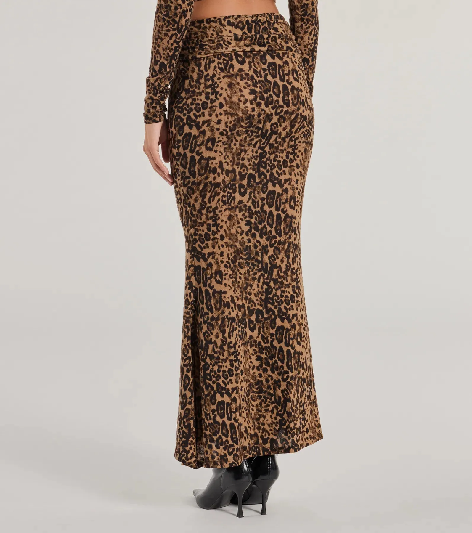 Bold Aura Leopard Print Knit Maxi Skirt sold by Windsor product image thumbnail 2