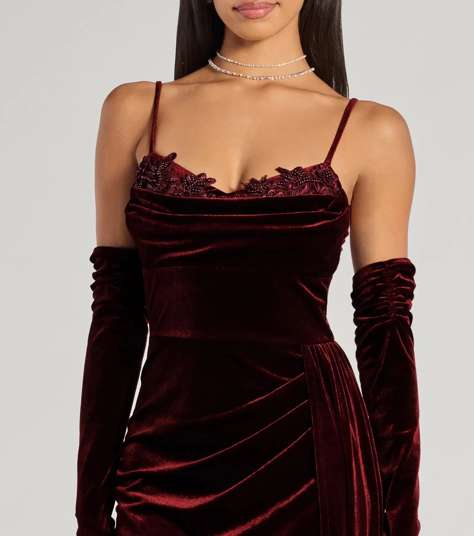 Inez Beaded Applique Velvet Formal Column Dress With Gloves sold by Windsor product image thumbnail 3