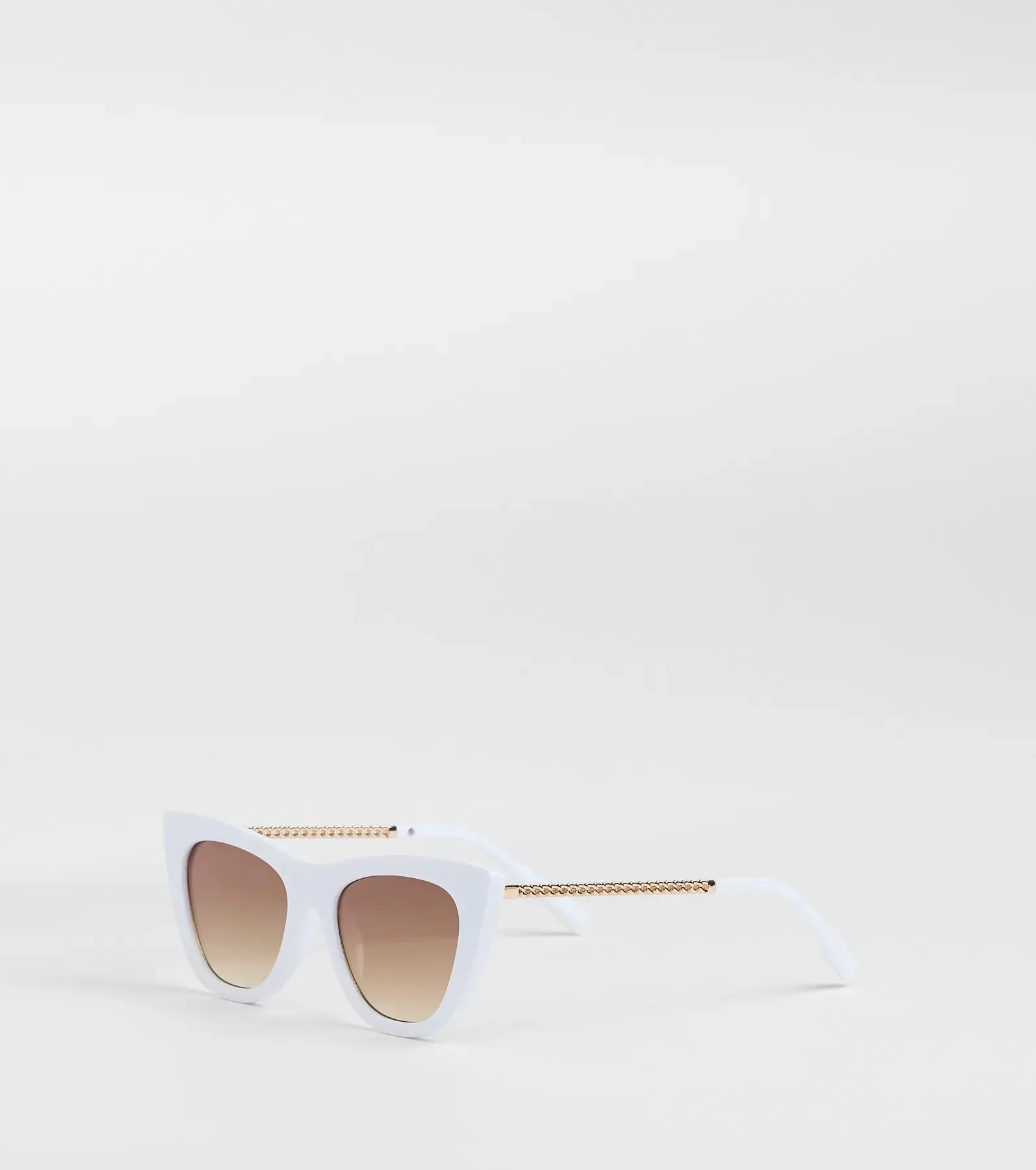 Cute Gaze Chain Trim Cat Eye Sunglasses sold by Windsor product image thumbnail 2