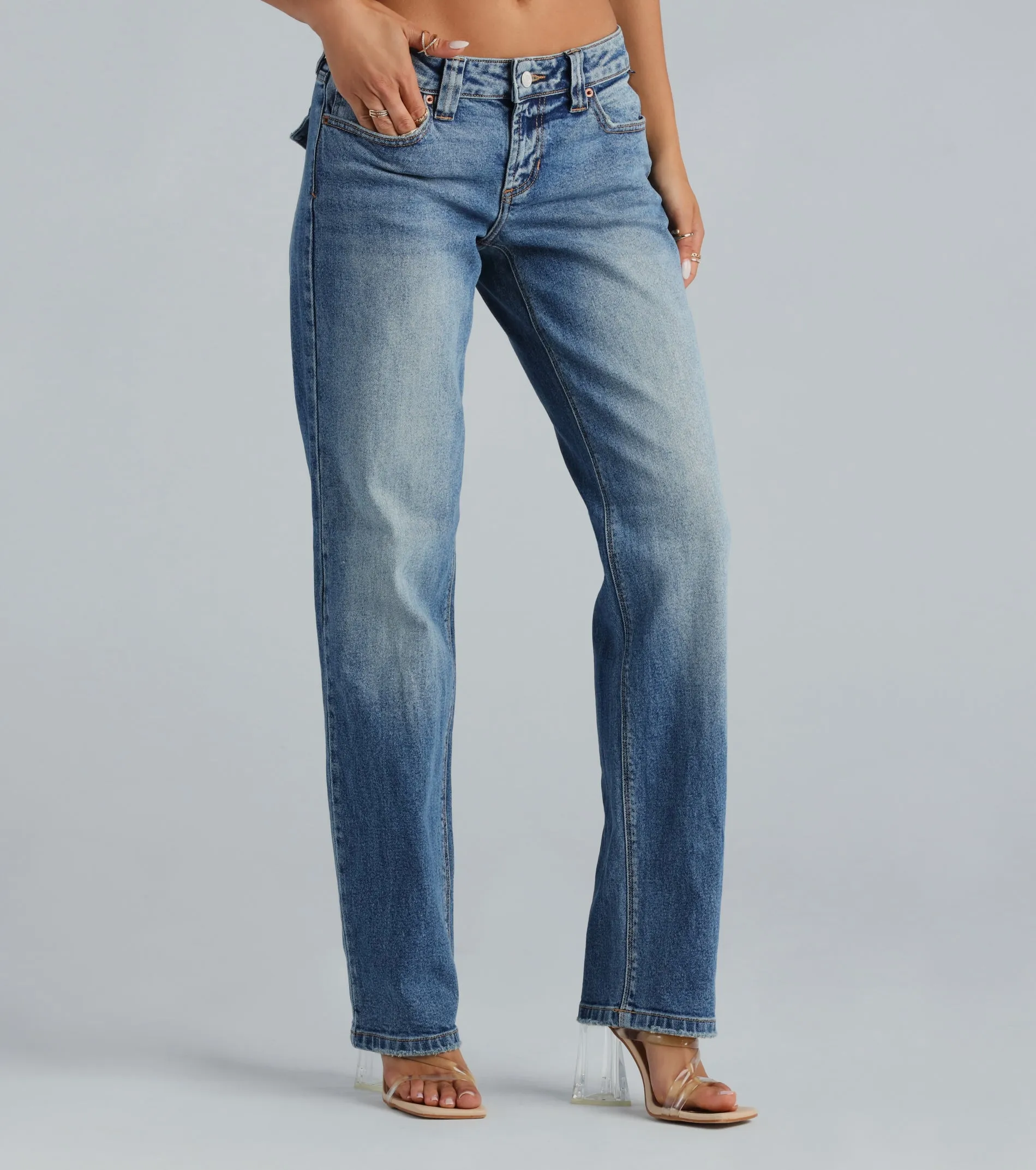 '90s Style Low-Rise Relaxed Fit Jeans sold by Windsor