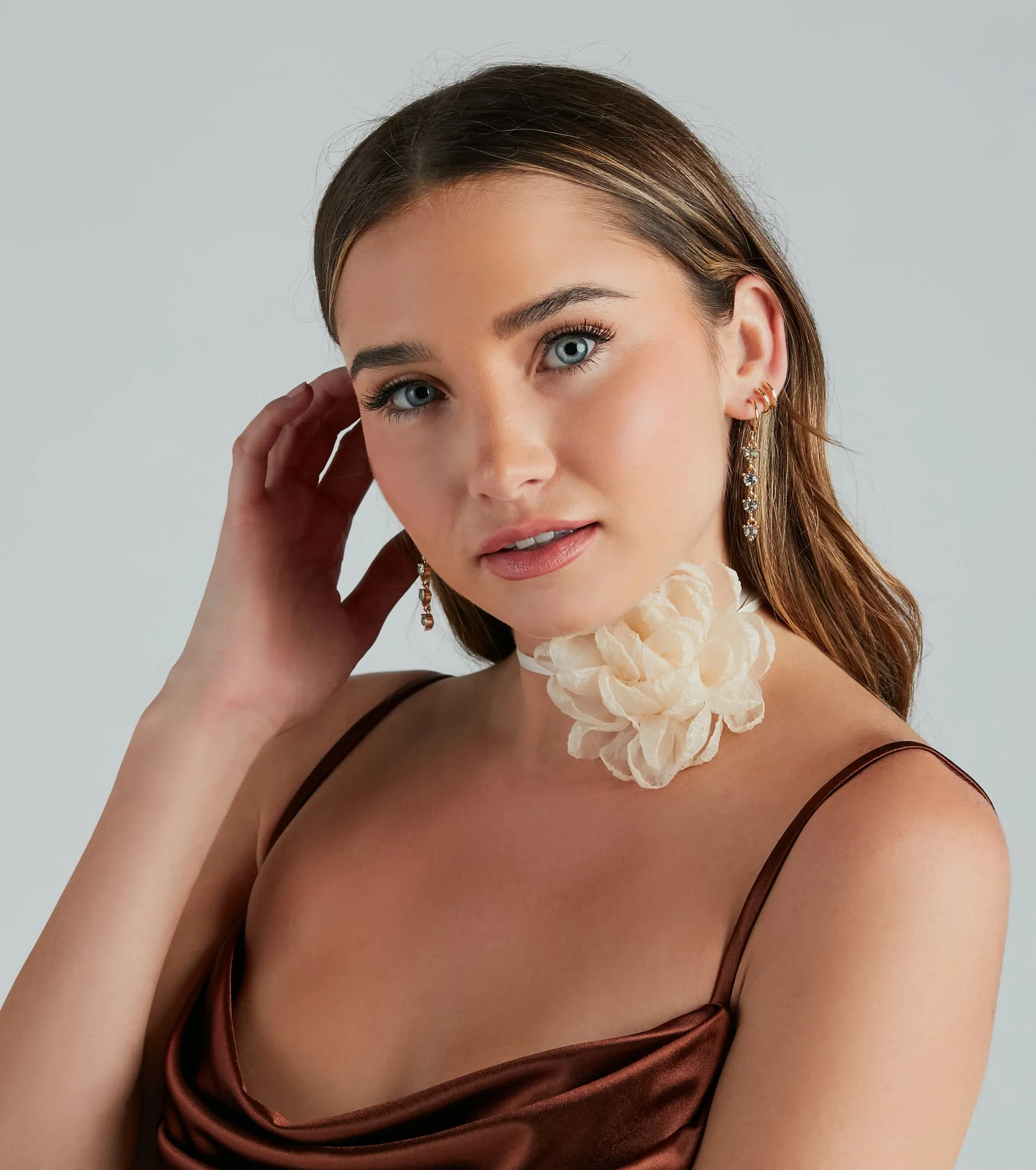 Serving Chic Style Rosette Flower Choker Necklace sold by Windsor product image thumbnail 4