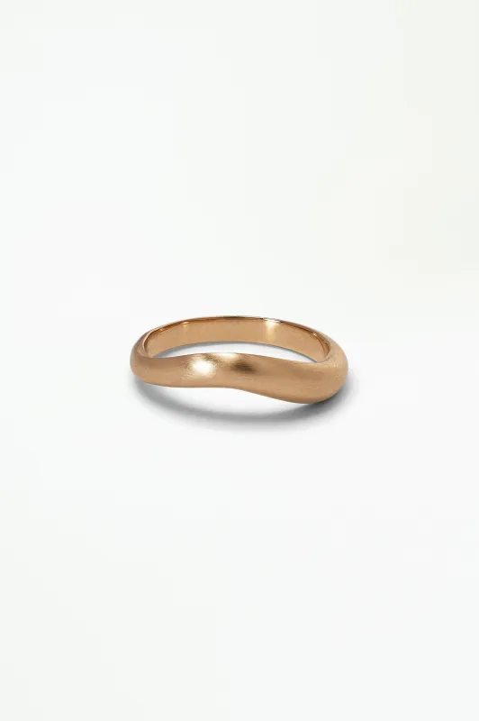 Narrow Gold Dune Band made by WWAKE
