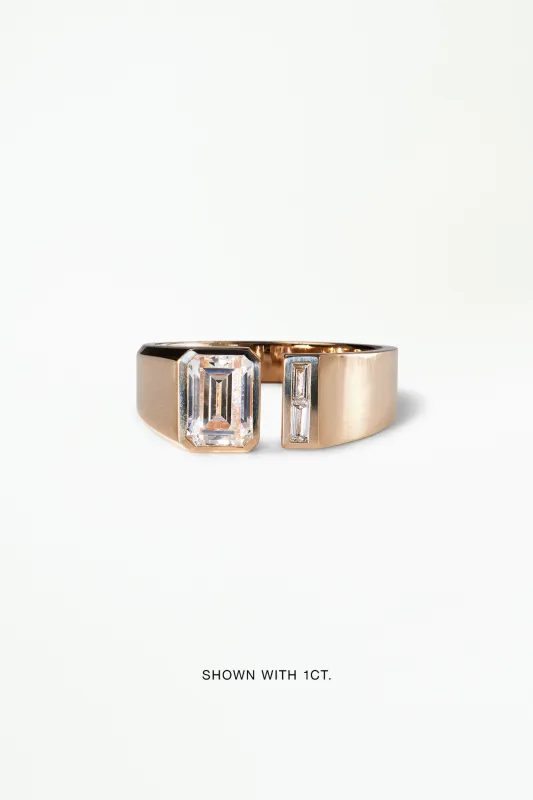 Dyad Signet – Emerald Cut & Baguette Cut Diamond made by WWAKE