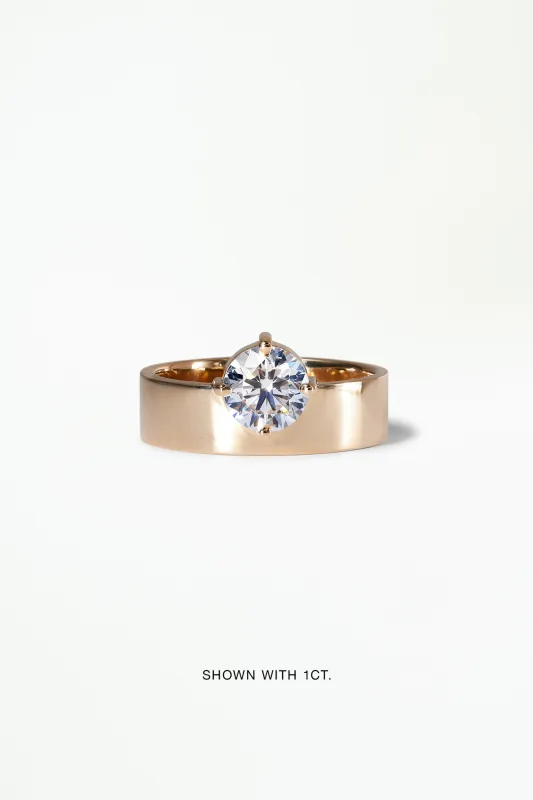 Round Brilliant Cut Diamond Monolith Ring made by WWAKE