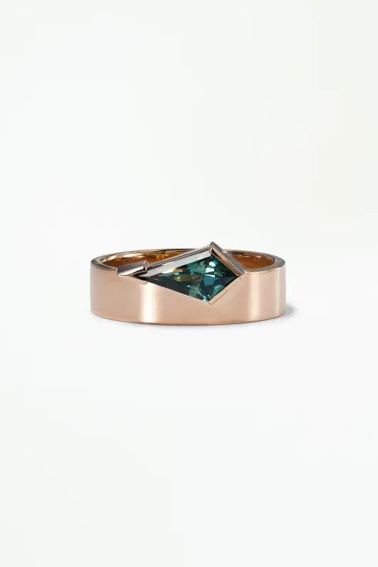 One of a Kind Kite Cut Sapphire Monolith Ring No. 42 made by WWAKE