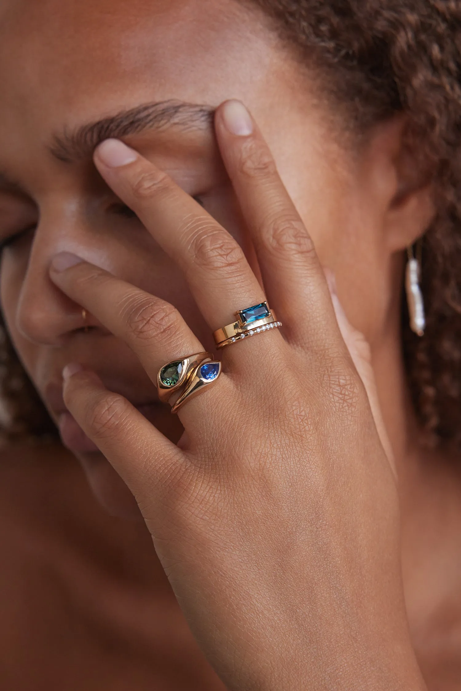 One of a Kind Pear Cut Bi-Color Blue Green Sapphire Signet Ring No. 59 sold by WWAKE product image thumbnail 4