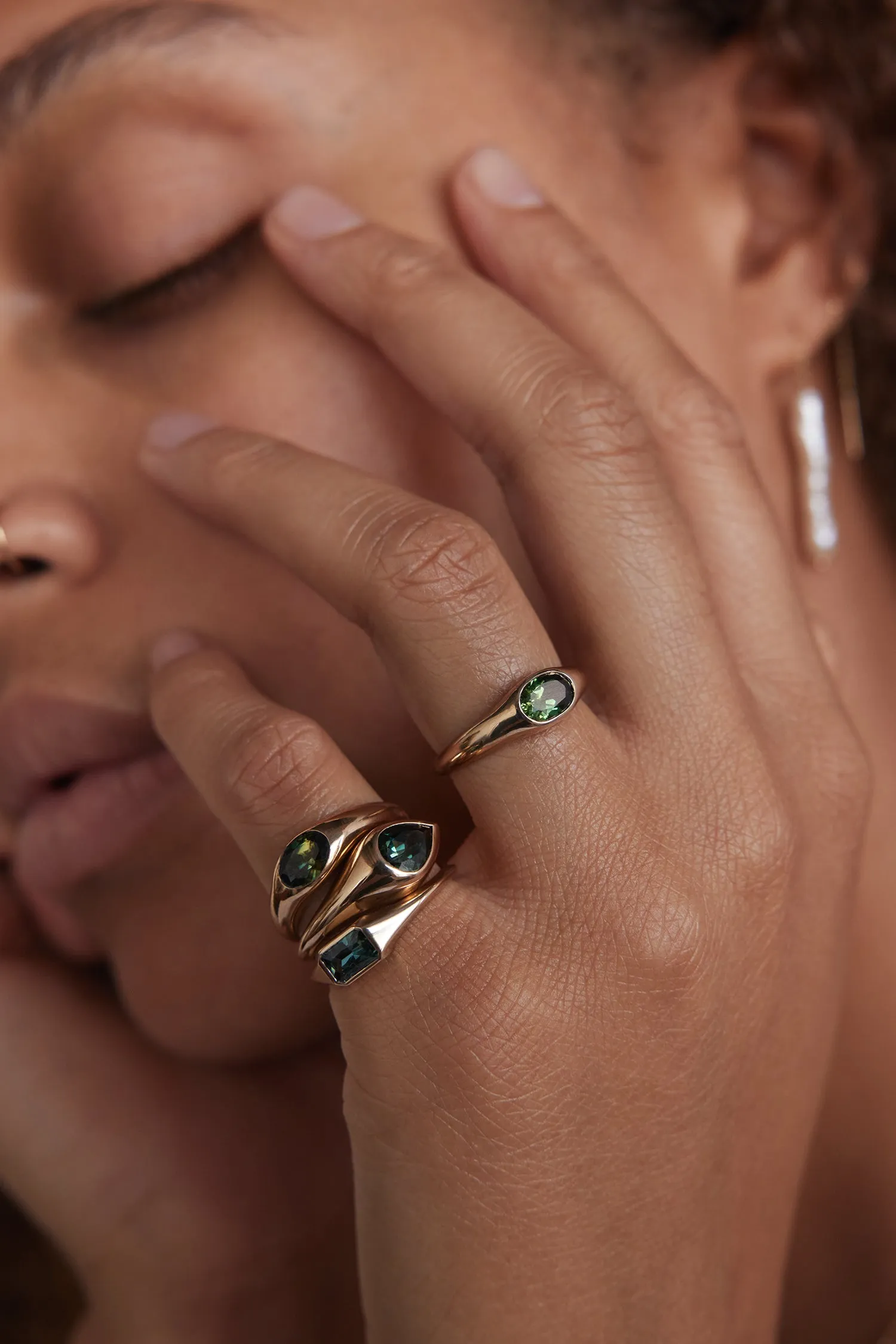 One of a Kind Oval Brilliant Cut Bi-Color Green Yellow Sapphire Signet Ring No. 53 sold by WWAKE product image thumbnail 4