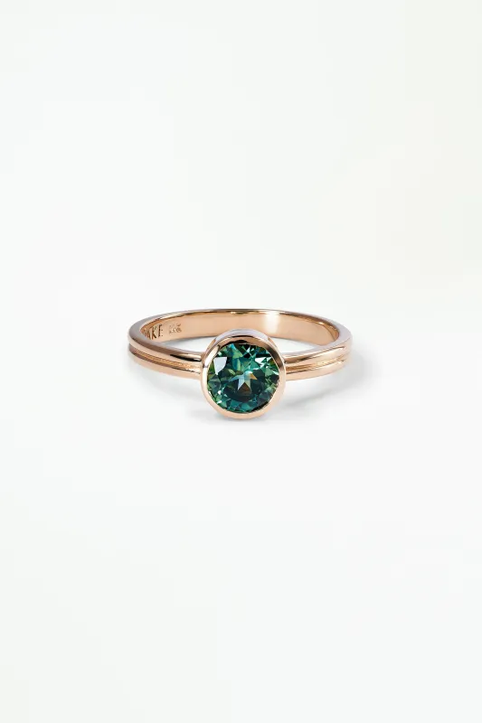 One of a Kind Round Brilliant Cut Bi-Color Sapphire Solitaire Ring No. 3 made by WWAKE