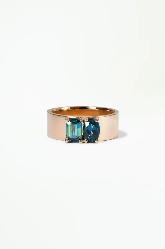One of a Kind Emerald and Brilliant Cut Sapphire Menhir Ring No. 15 made by WWAKE