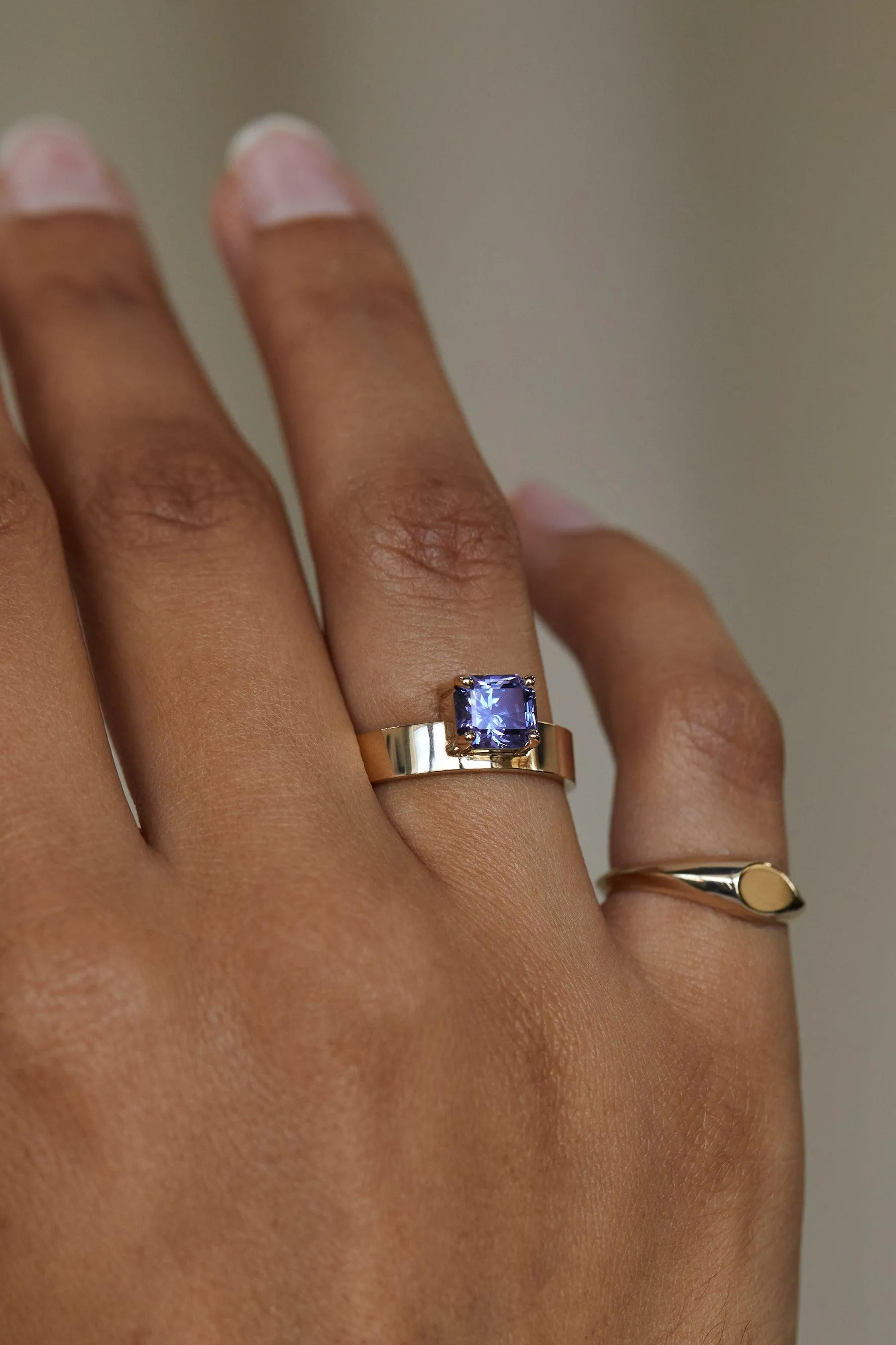 One of a Kind Horizontal Color Change Sapphire Monolith sold by WWAKE product image thumbnail 4