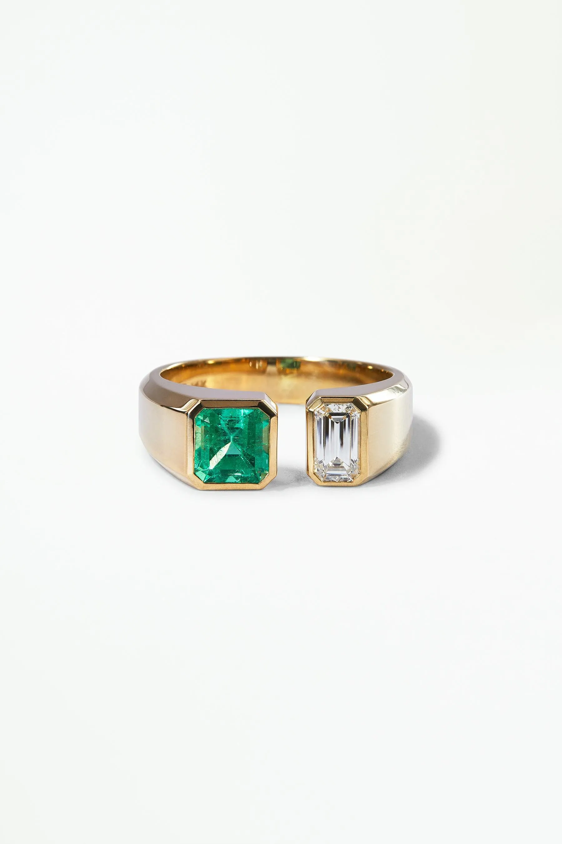 One of a Kind Dyad Signet No. 6 sold by WWAKE