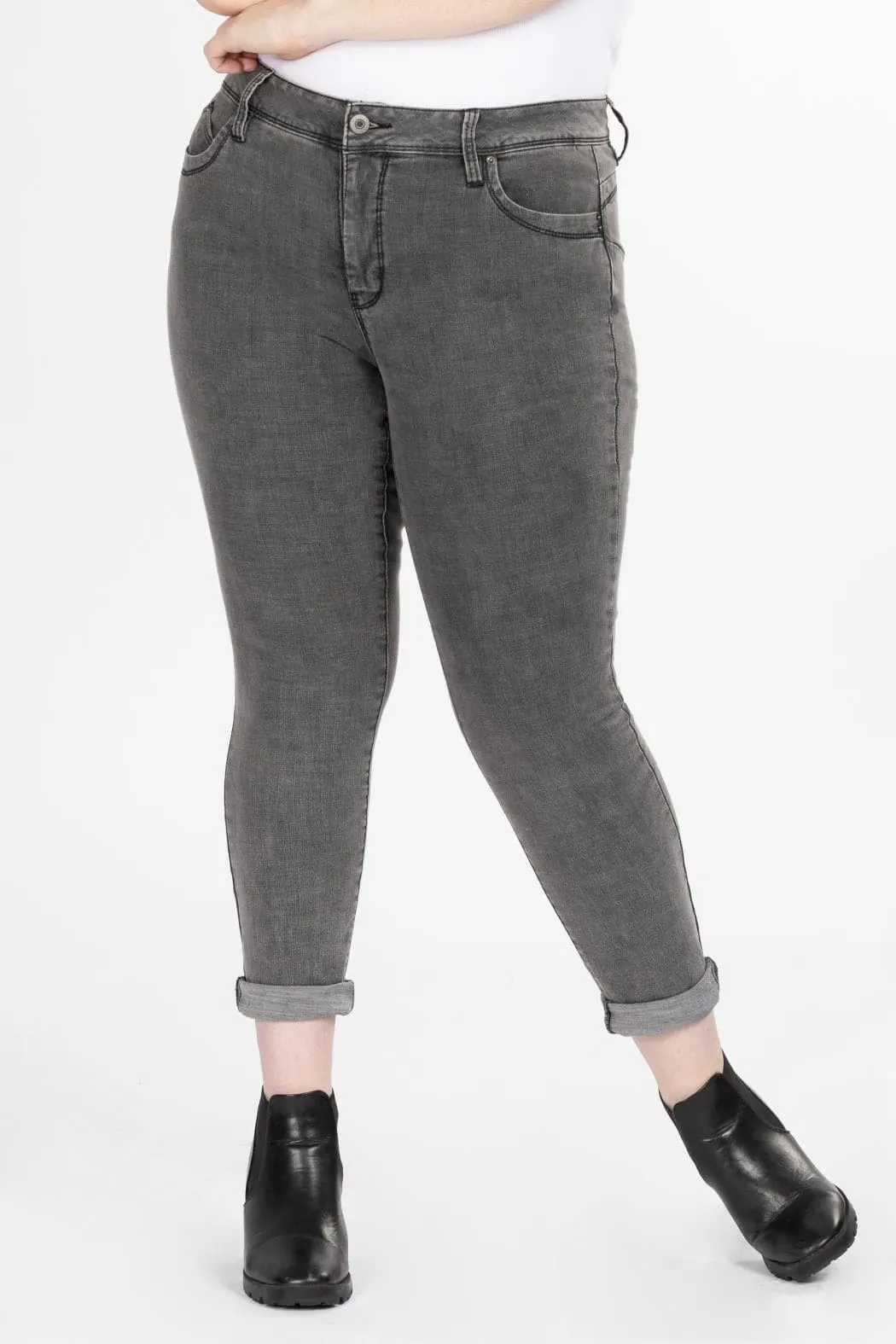 Women's Plus Size WannaBettaButt Mid Rise Denim Skinny Jean sold by YMI product image thumbnail 3