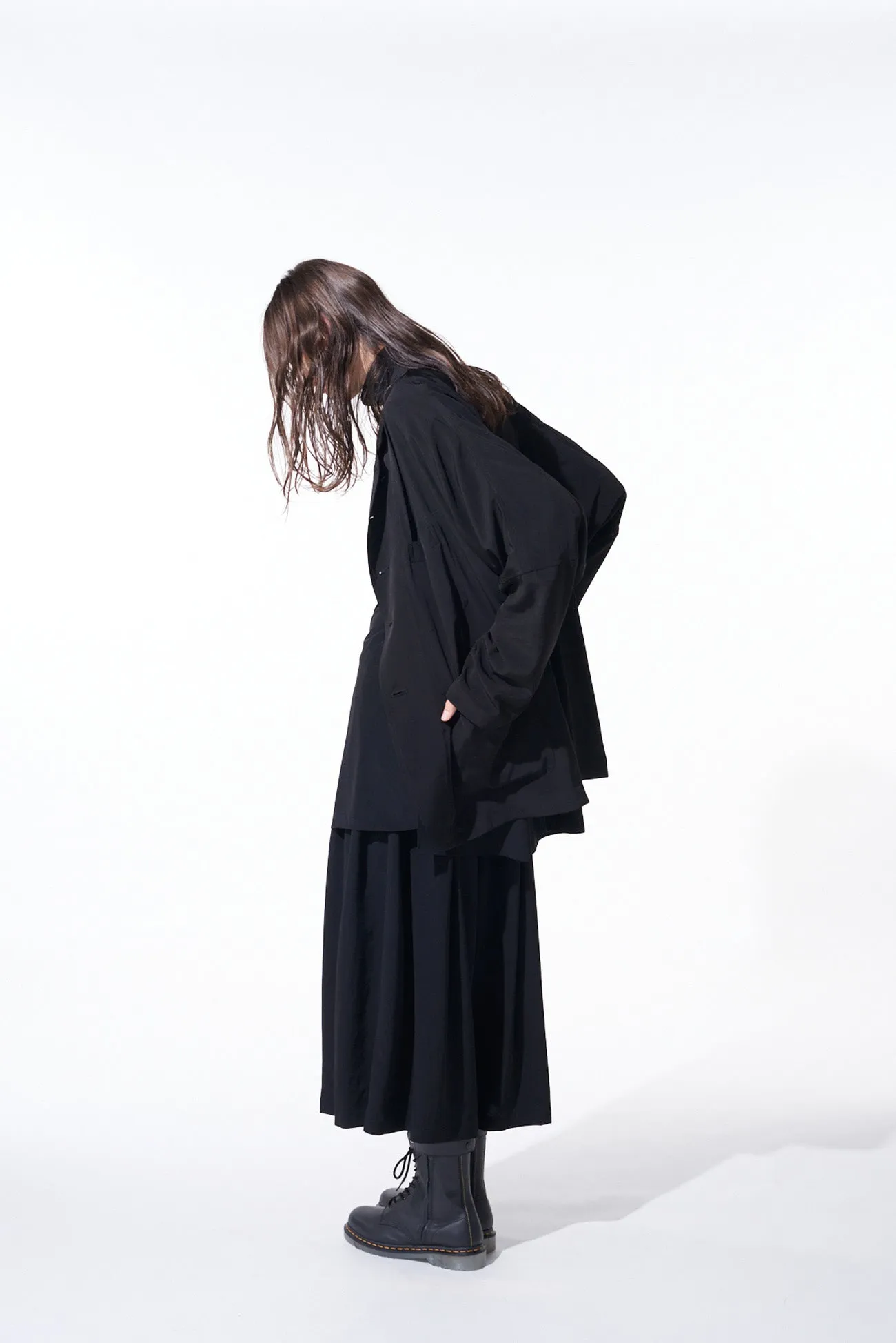 CREPE de CHINE CROPPED WIDE PANTS WITH GUSSETED FLAP POCKET sold by Yohji Yamamoto product image thumbnail 3