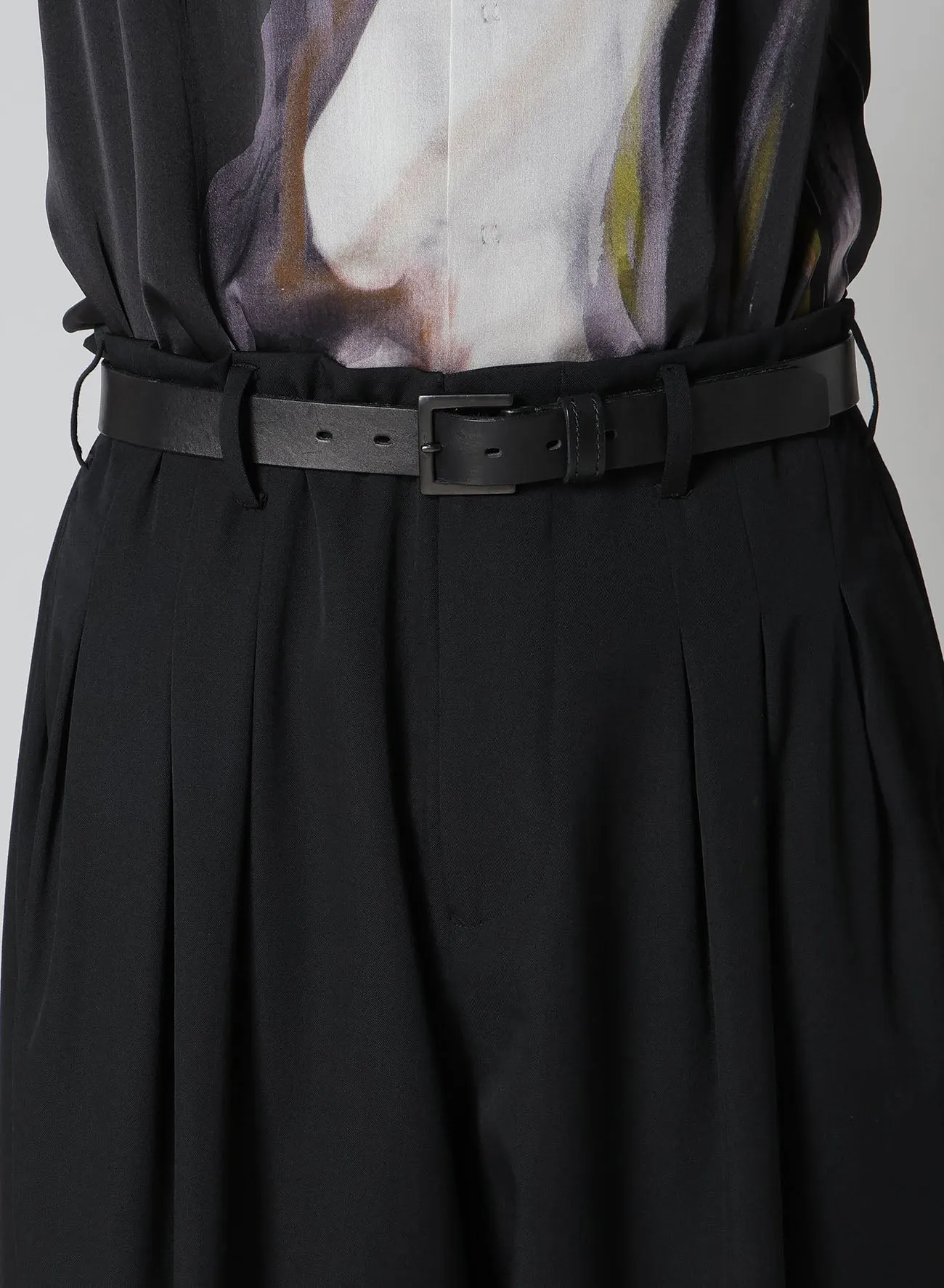 WOOL GABARDINE 8TUCKS PANTS sold by Yohji Yamamoto product image thumbnail 3