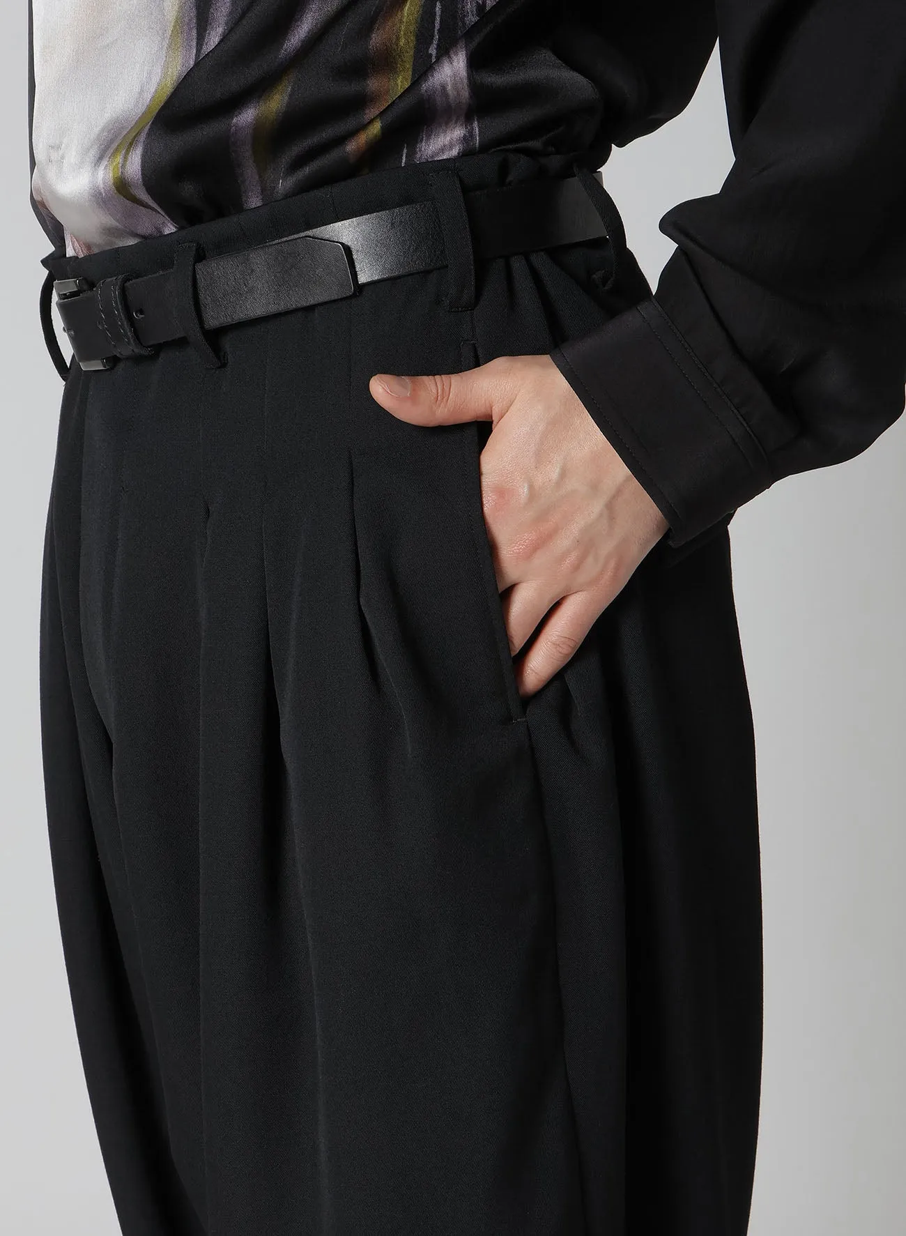 WOOL GABARDINE 8TUCKS PANTS sold by Yohji Yamamoto product image thumbnail 4