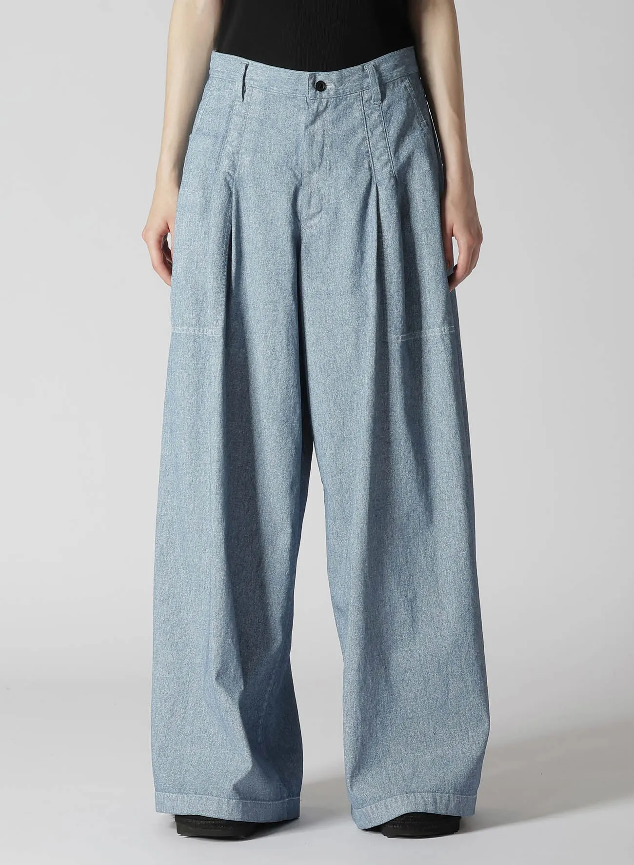 WHITE PIGMENT COATED DENIM PLEATED WIDE PANTS sold by Yohji Yamamoto product image thumbnail 4