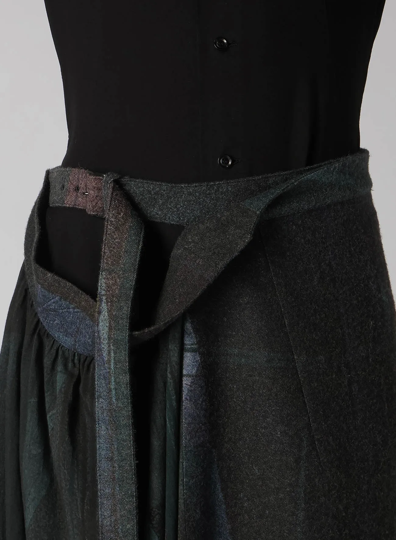 RAISED C/W TWILL PEALED CHECK PT RIGHT CLOTH SKIRT sold by Yohji Yamamoto product image thumbnail 5