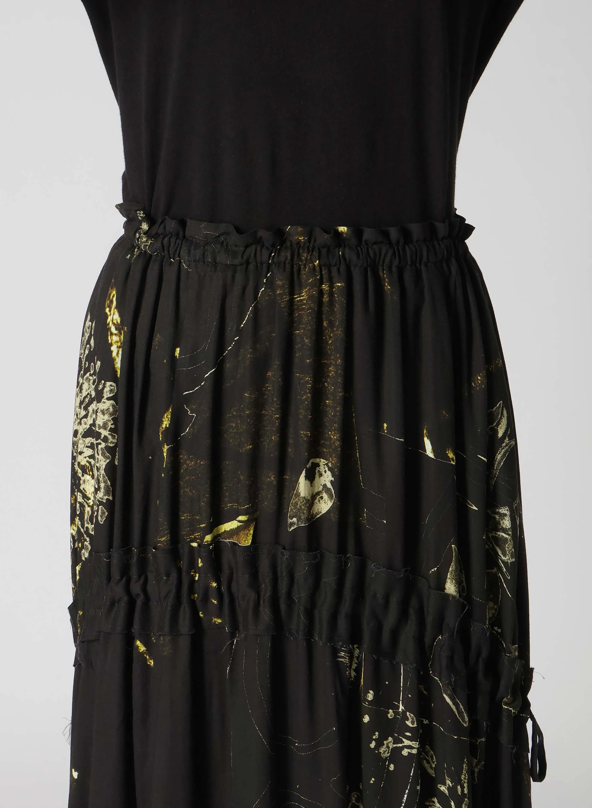 RY/LAWN AFRICAN FLOWER PT SHIRRING SKIRT sold by Yohji Yamamoto product image thumbnail 5