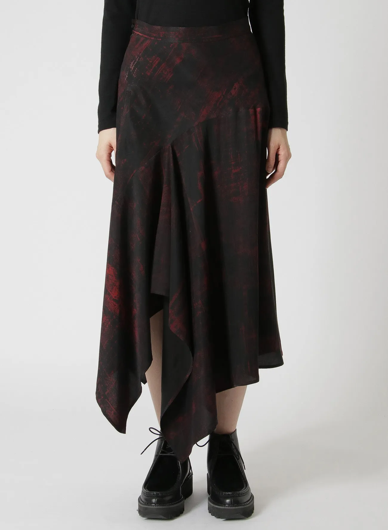 CUPRO/RAYON TWILL ASYMMETRIC FLARED SKIRT sold by Yohji Yamamoto product image thumbnail 4