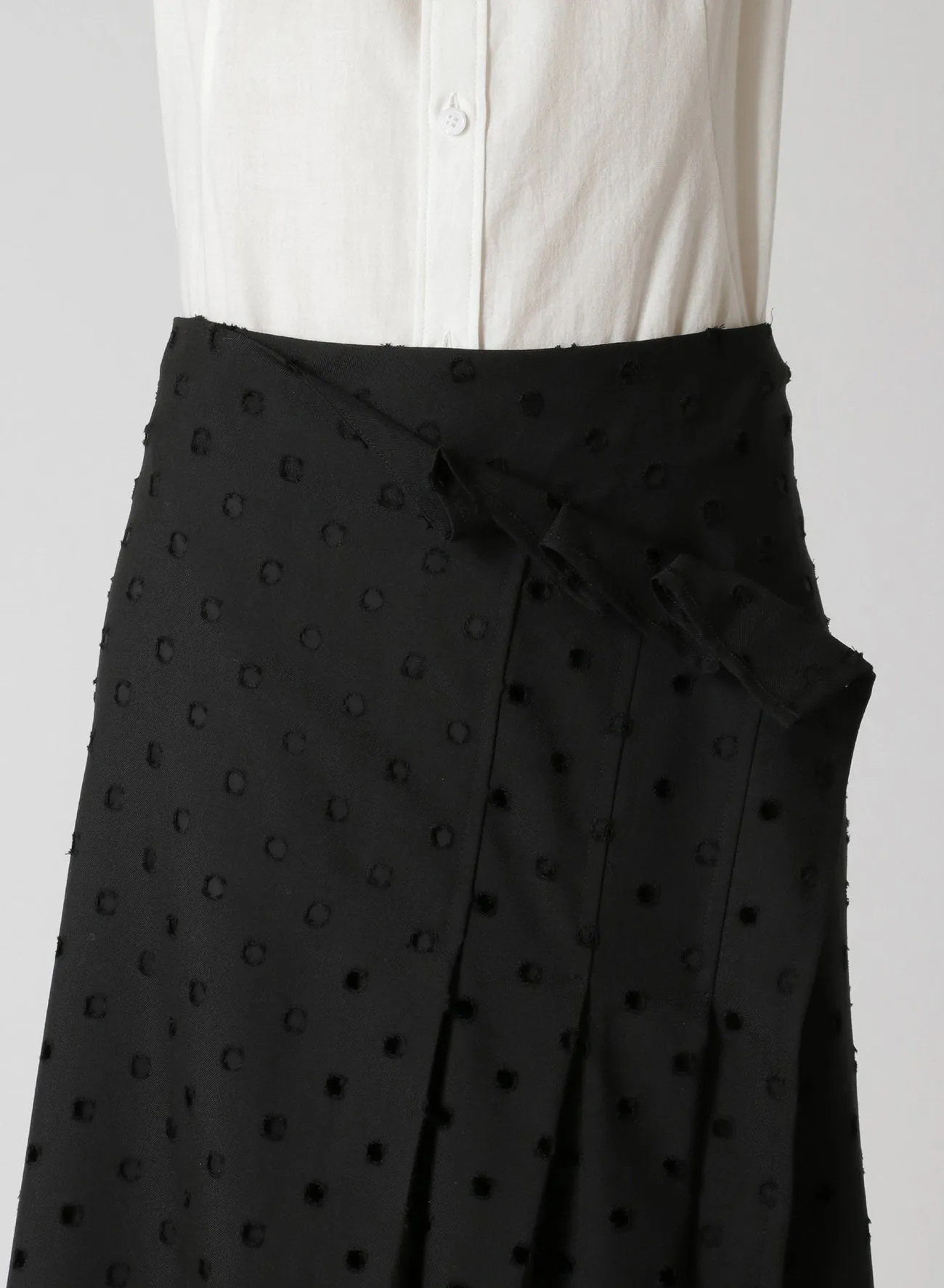 WOOL/POLYESTER GABARDINE PLEATED WRAP SKIRT sold by Yohji Yamamoto product image thumbnail 5