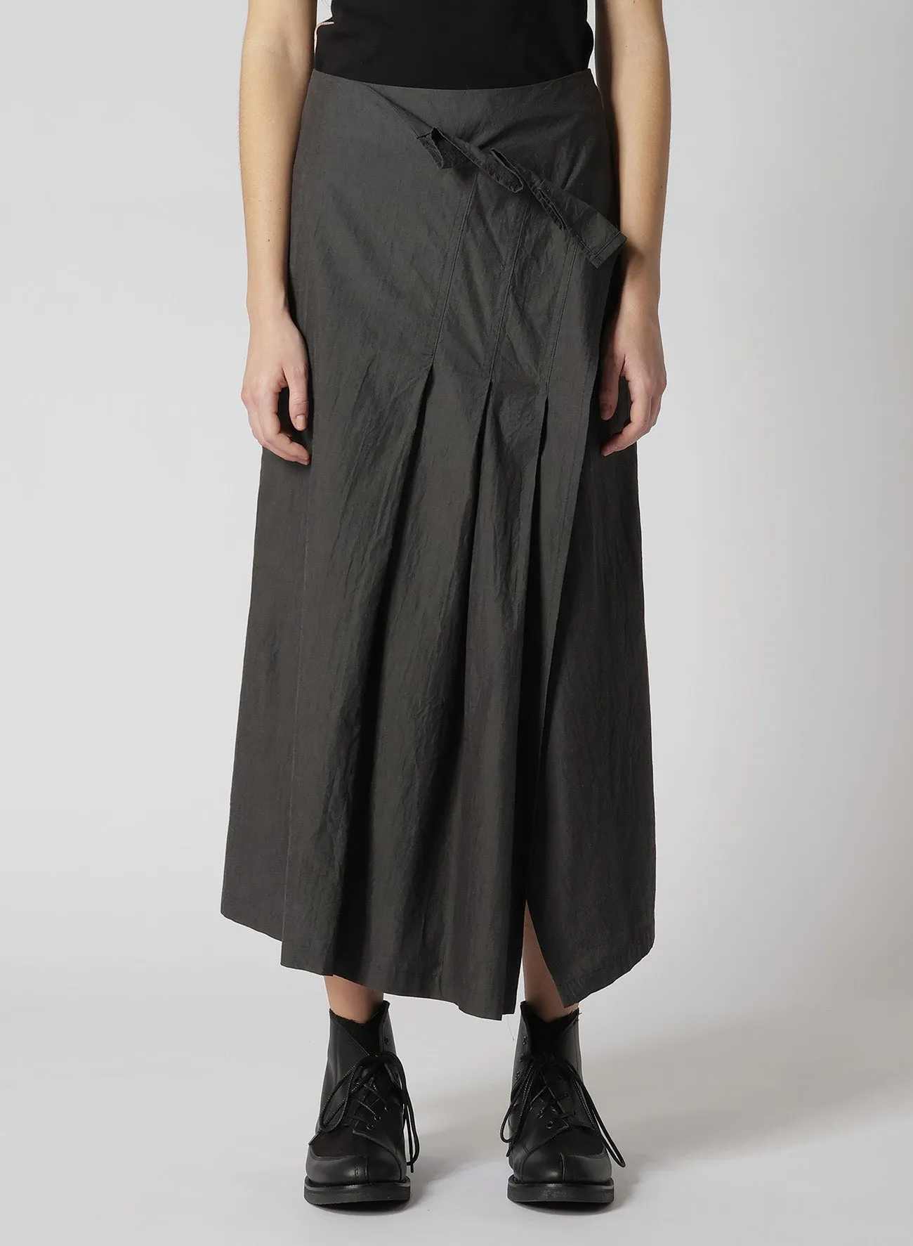 COTTON CHAMBRAY PLEATED WRAP SKIRT sold by Yohji Yamamoto product image thumbnail 4