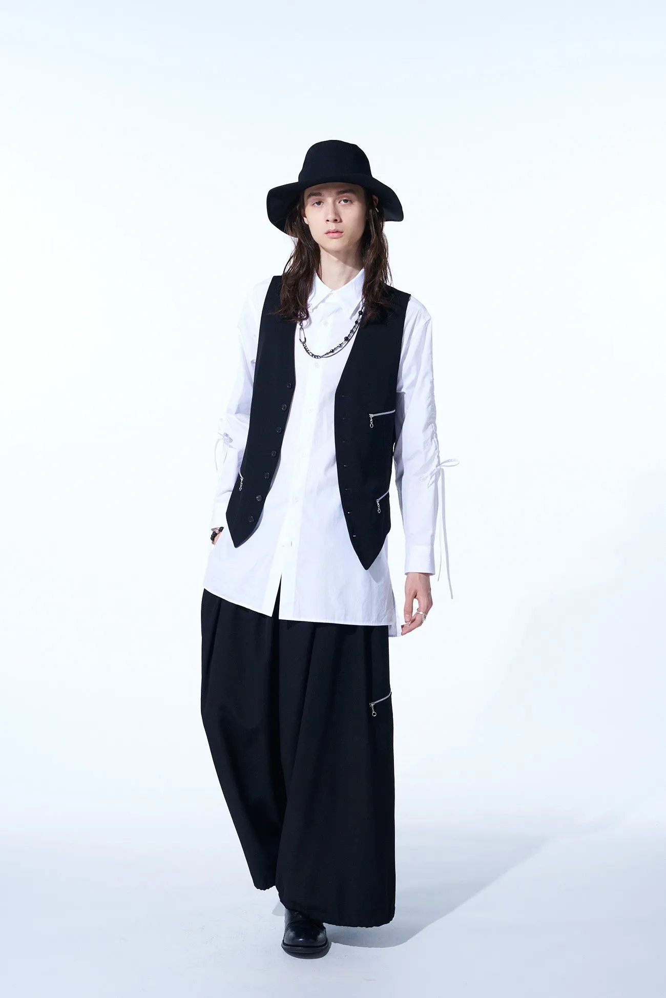 WASHER FINISHED WOOL GABARDINE SINGLE-BREASTED VEST WITH ZIPPER POCKETS sold by Yohji Yamamoto product image thumbnail 2