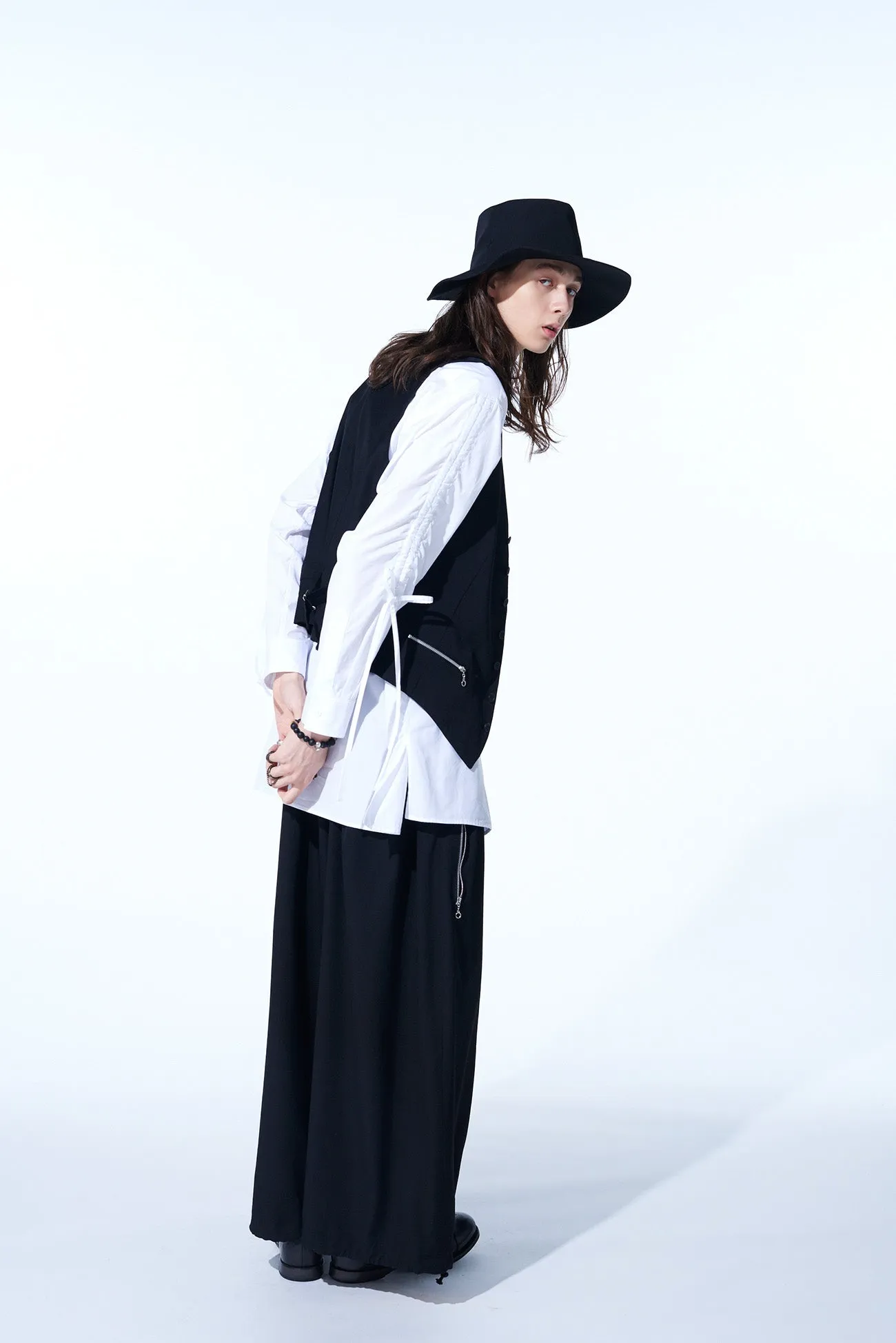 WASHER FINISHED WOOL GABARDINE SINGLE-BREASTED VEST WITH ZIPPER POCKETS sold by Yohji Yamamoto product image thumbnail 5