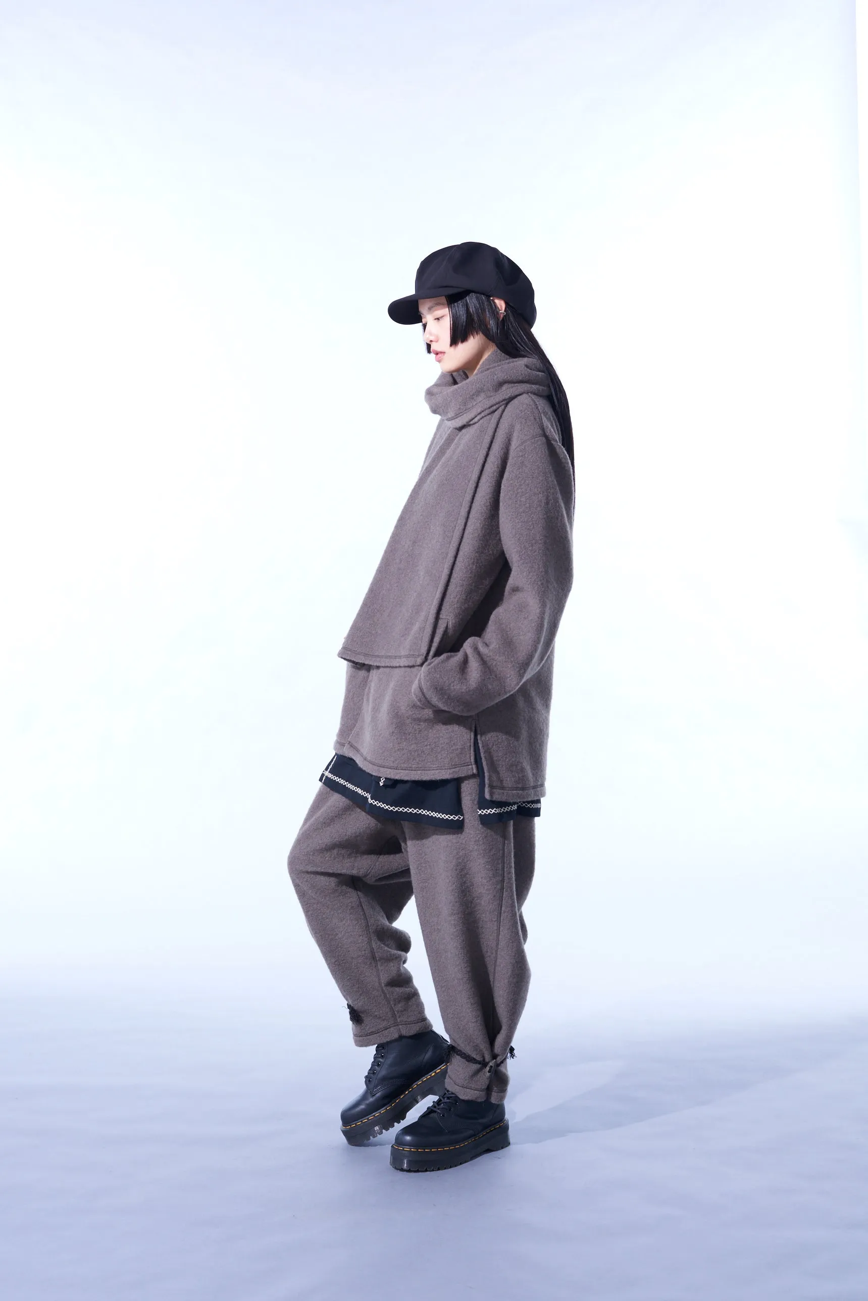 PE/W SLIVER JERSEY SARUEL PANTS WITH TOGGLE BUTTONS AT HEM sold by Yohji Yamamoto product image thumbnail 3