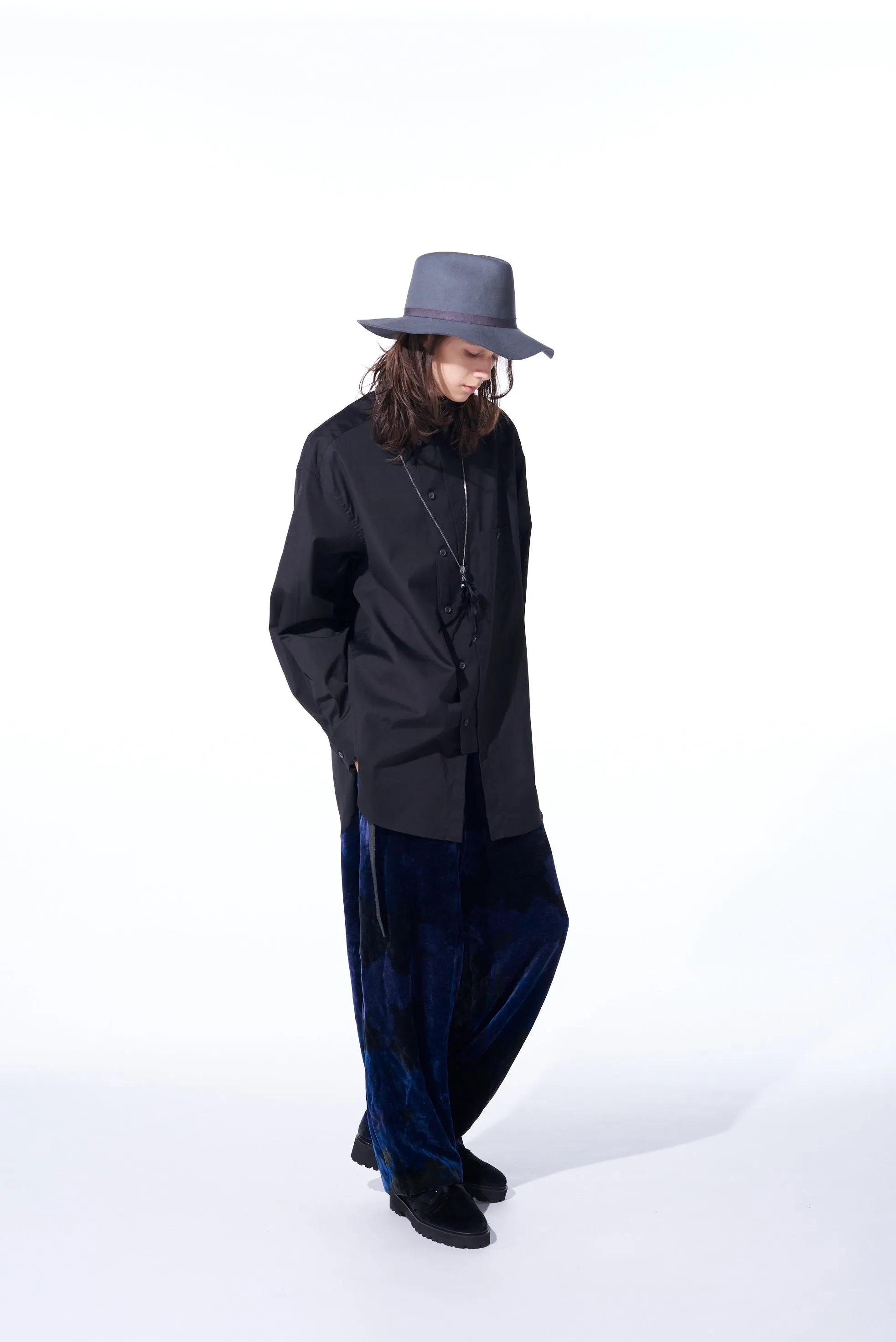TIE-DYE VELVET SUSPENDER PANTS WITH TRIANGLE GUSSET sold by Yohji Yamamoto product image thumbnail 4