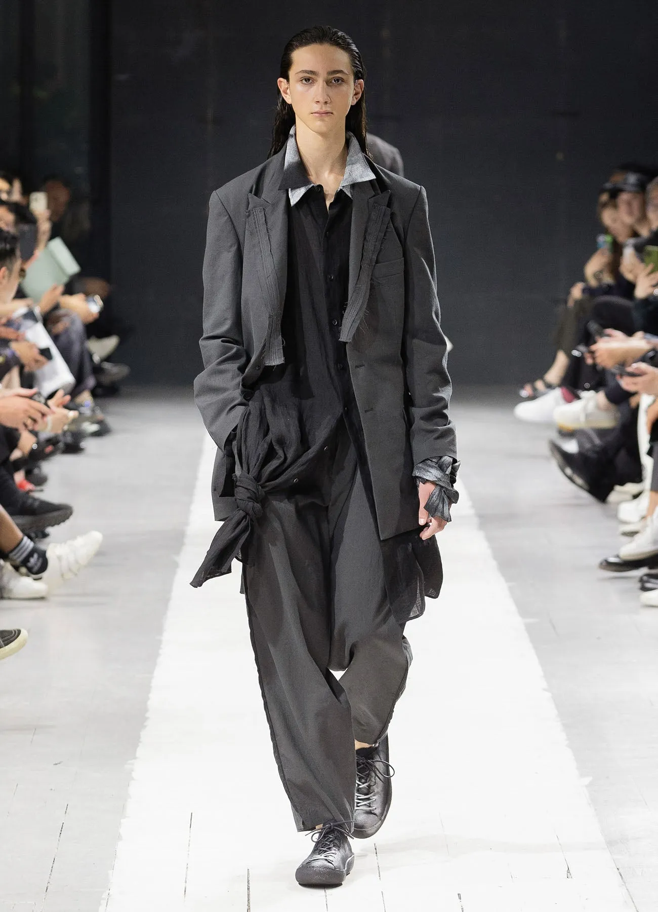 COTTON LINEN POPLIN JACKET WITH DECORATIVE CLOTH sold by Yohji Yamamoto product image thumbnail 2