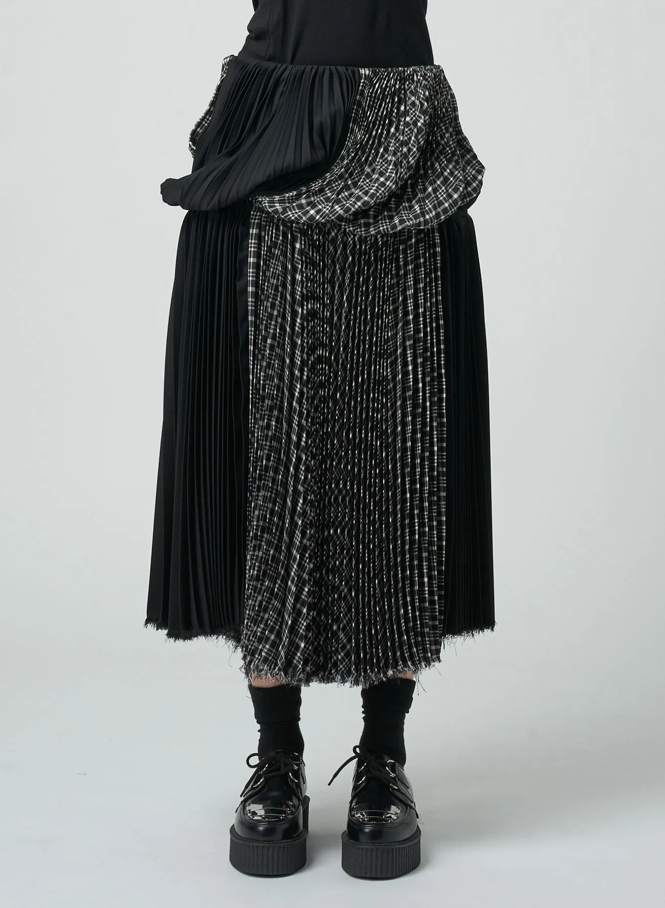 PLEATED SKIRT WITH TWISTED DESIGN sold by Yohji Yamamoto product image thumbnail 4