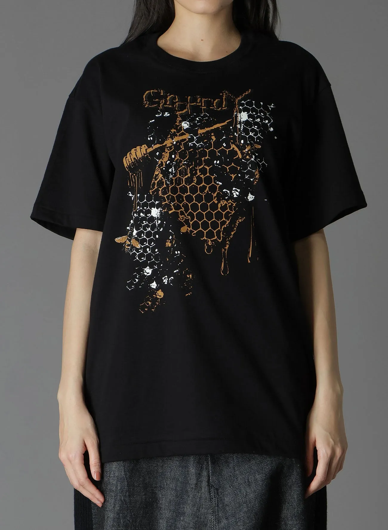 HONEY GRAPHIC PRINT STANDARD T-SHIRT sold by Yohji Yamamoto product image thumbnail 3