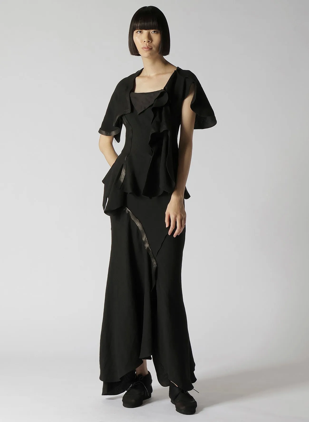 UNTWISTING LINEN CC BIAS CURVE CUT SKIRT sold by Yohji Yamamoto product image thumbnail 3