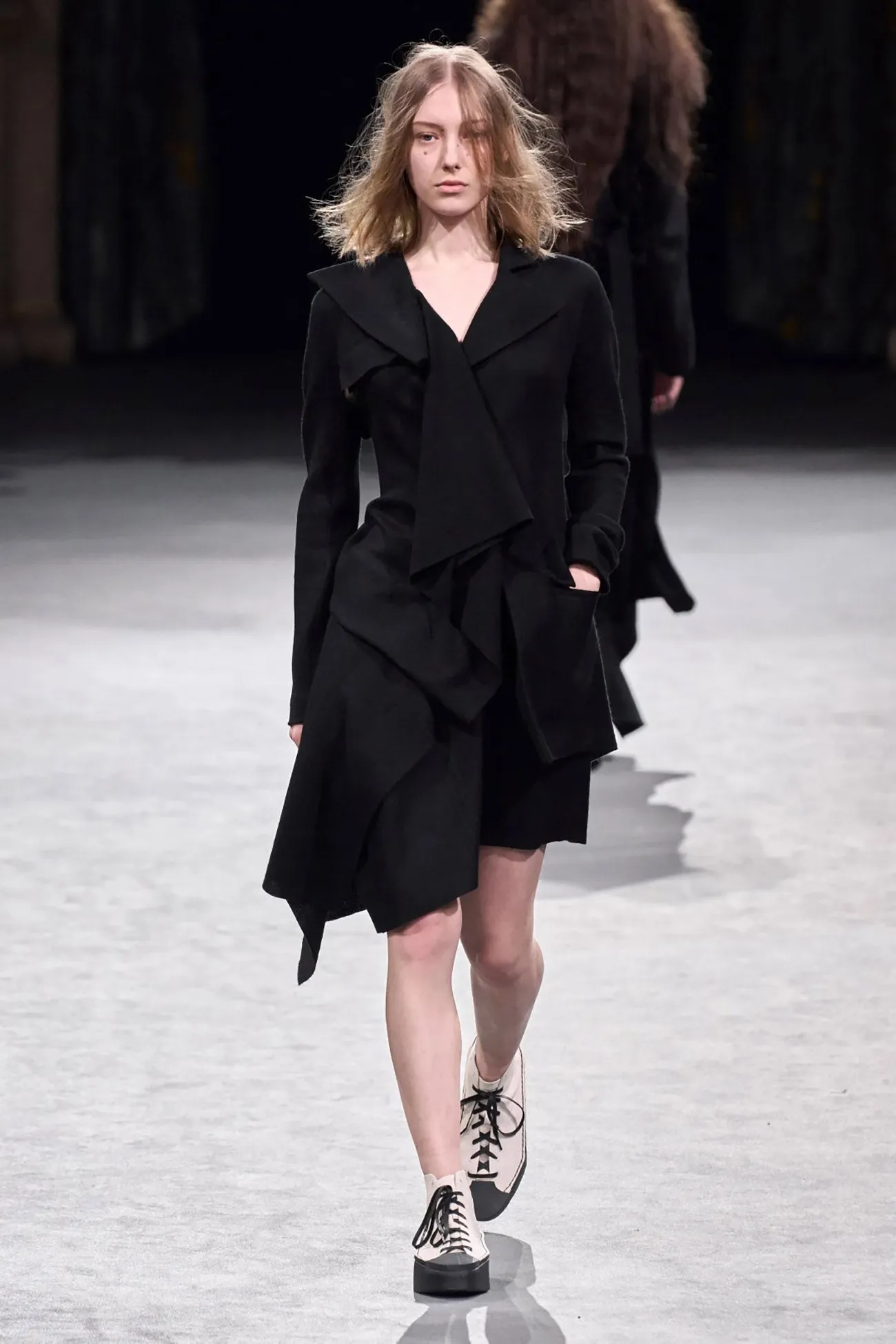 GAUZE HERRINGBONE R DRAPED SHORT SKIRT sold by Yohji Yamamoto product image thumbnail 2