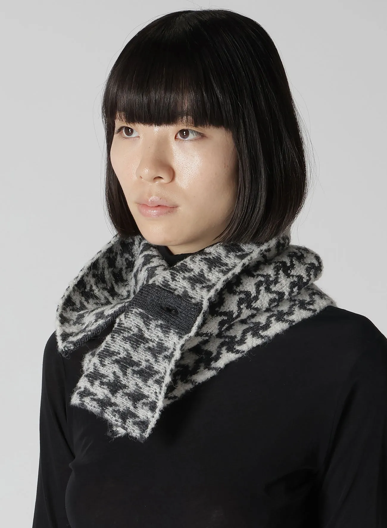 HOUNDSTOOTH L NECK WARMER sold by Yohji Yamamoto product image thumbnail 4