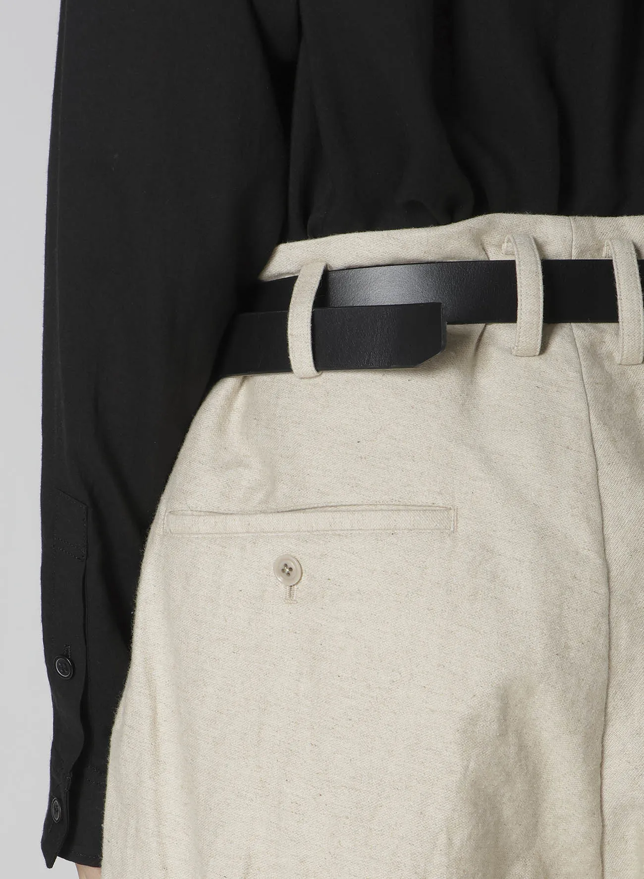 COTTON LINEN DOUBLE SATIN PANTS WITH FLAP POCKET sold by Yohji Yamamoto product image thumbnail 3