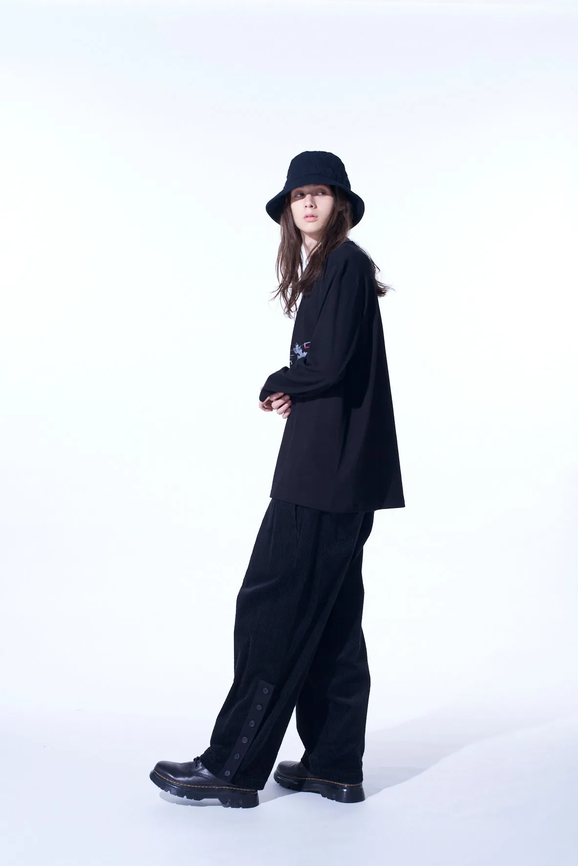 "THREE DEMONS" GRAPHIC LONG-SLEEVED T-SHIRT sold by Yohji Yamamoto product image thumbnail 4