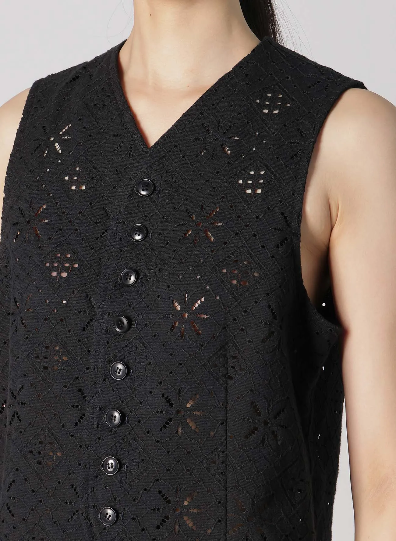 COTTON LACE SLEEVELESS VEST sold by Yohji Yamamoto product image thumbnail 5