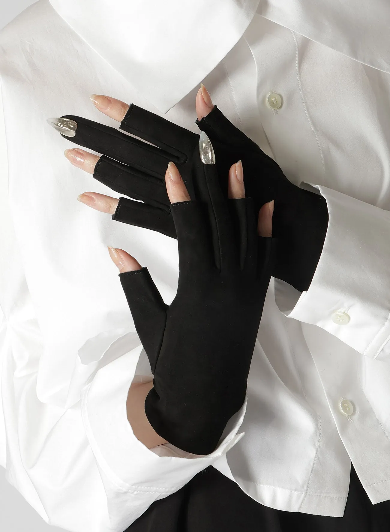 SUEDE LAMB SKIN MIDDLE FINGER NAIL GLOVE sold by Yohji Yamamoto product image thumbnail 2