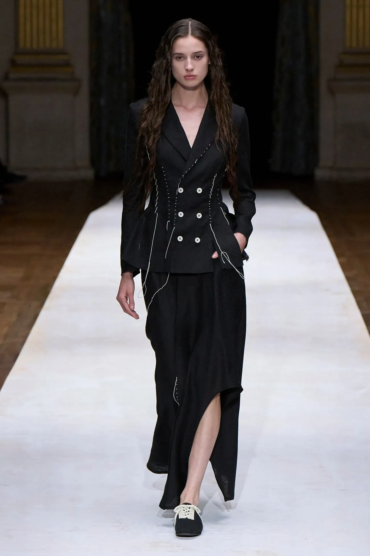 LINEN CLOTH L ROUND HEM SKIRT sold by Yohji Yamamoto product image thumbnail 2