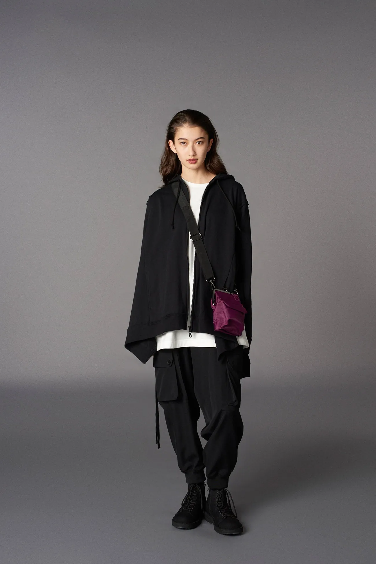 SHOULDER BAG WITH CLASP CLOSURE sold by Yohji Yamamoto product image thumbnail 3